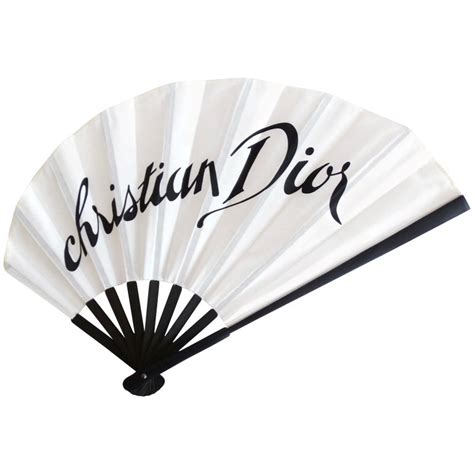 Dior’s Fan